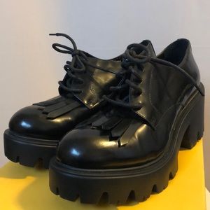 Brown’s Brand “MIMOSA” Black Leather Platform/Chunky Heel. Loafer/Oxford Style